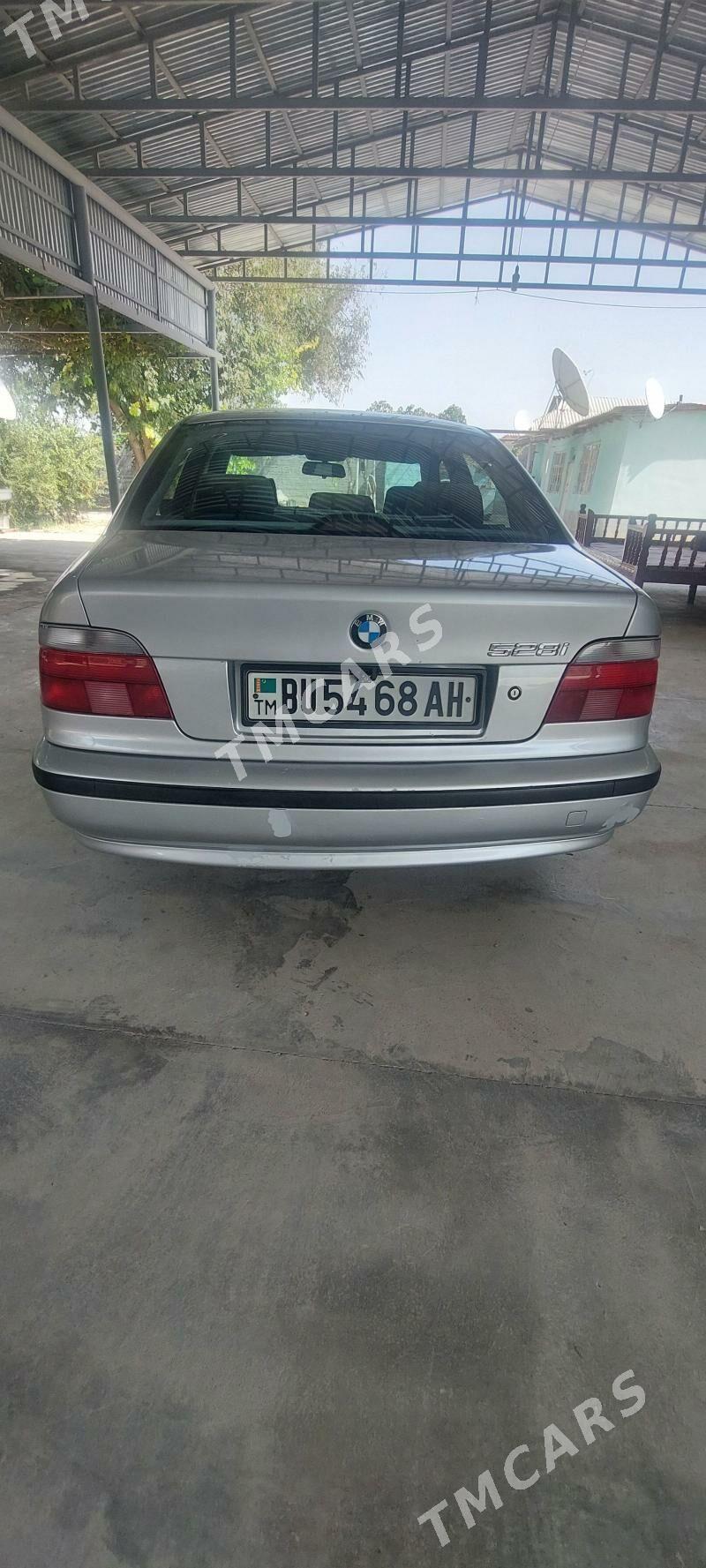 BMW 528 1999 - 90 000 TMT - Кака - img 7