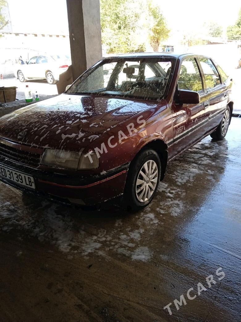 Opel Vectra 1992 - 27 000 TMT - Kerki - img 3