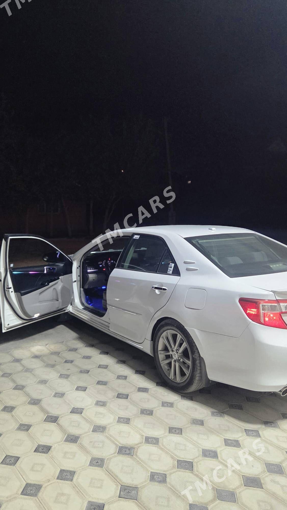 Toyota Camry 2012 - 260 000 TMT - Теджен - img 4