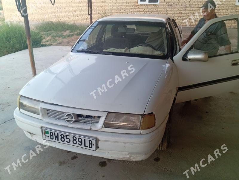 Opel Vectra 1992 - 20 000 TMT - Дянев - img 2
