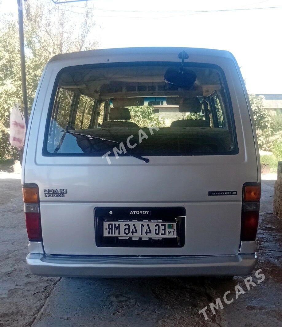 Toyota Hiace 1988 - 50 000 TMT - Мары - img 2