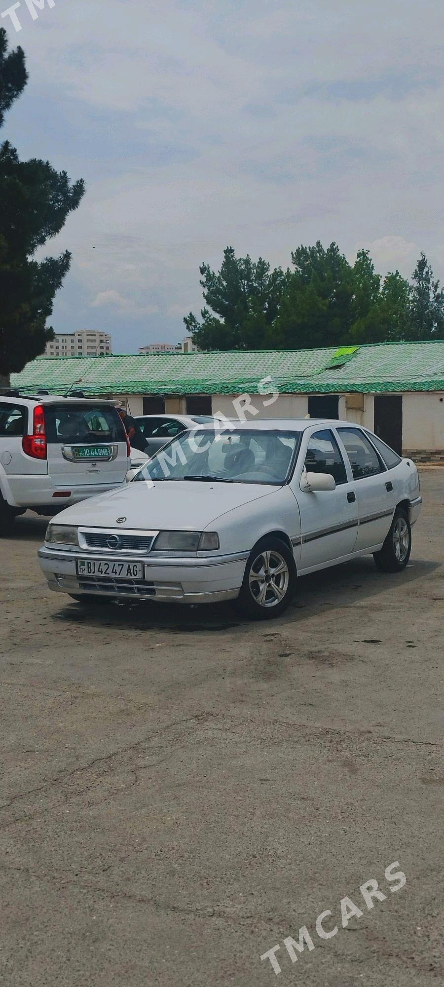 Opel Vectra 1991 - 40 000 TMT - Herrikgala - img 3