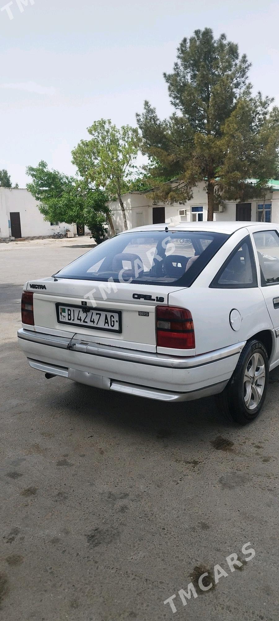 Opel Vectra 1991 - 40 000 TMT - Herrikgala - img 2