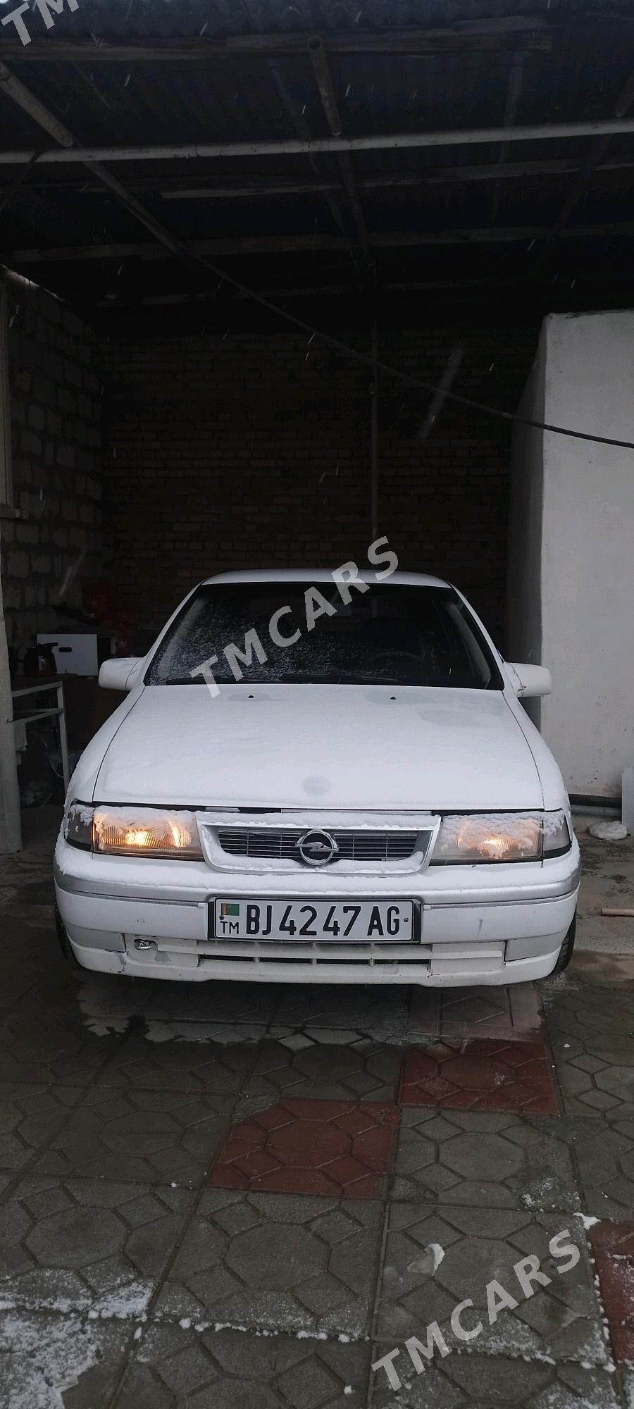 Opel Vectra 1991 - 40 000 TMT - Herrikgala - img 4