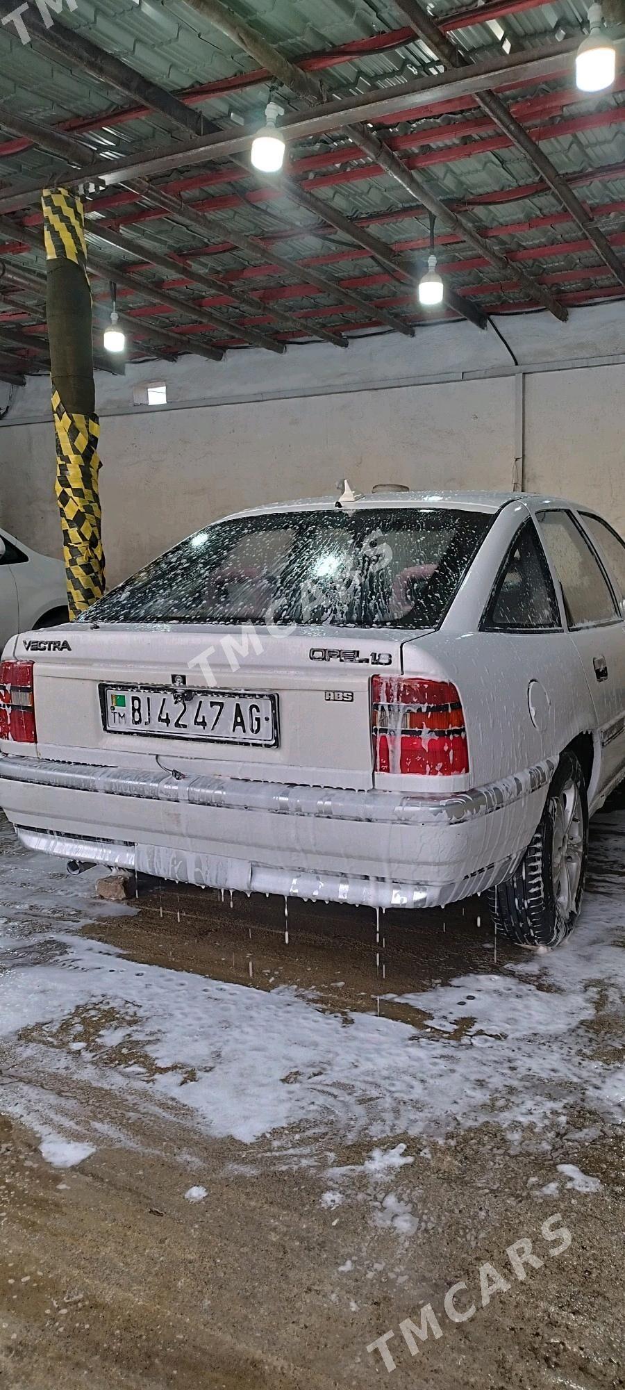 Opel Vectra 1991 - 40 000 TMT - Herrikgala - img 5