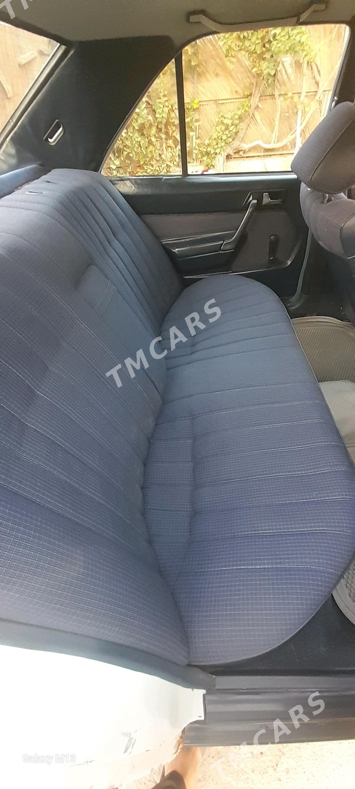 Mercedes-Benz 190E 1984 - 35 000 TMT - Мары - img 6