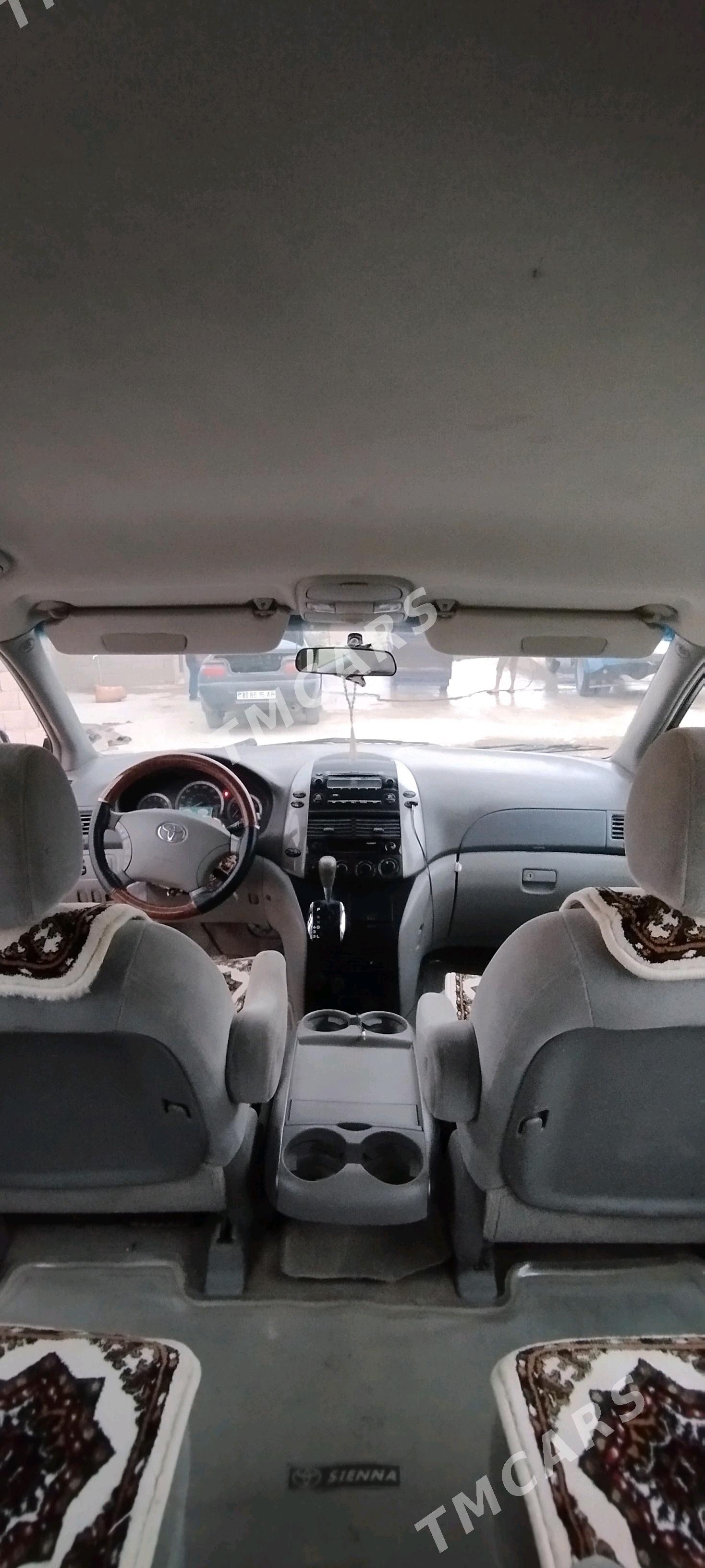 Toyota Sienna 2006 - 200 000 TMT - Теджен - img 2
