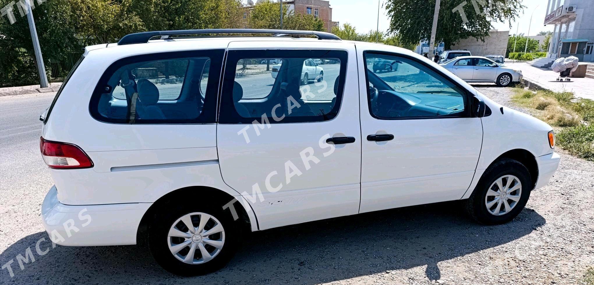 Toyota Sienna 2002 - 160 000 TMT - Мары - img 2