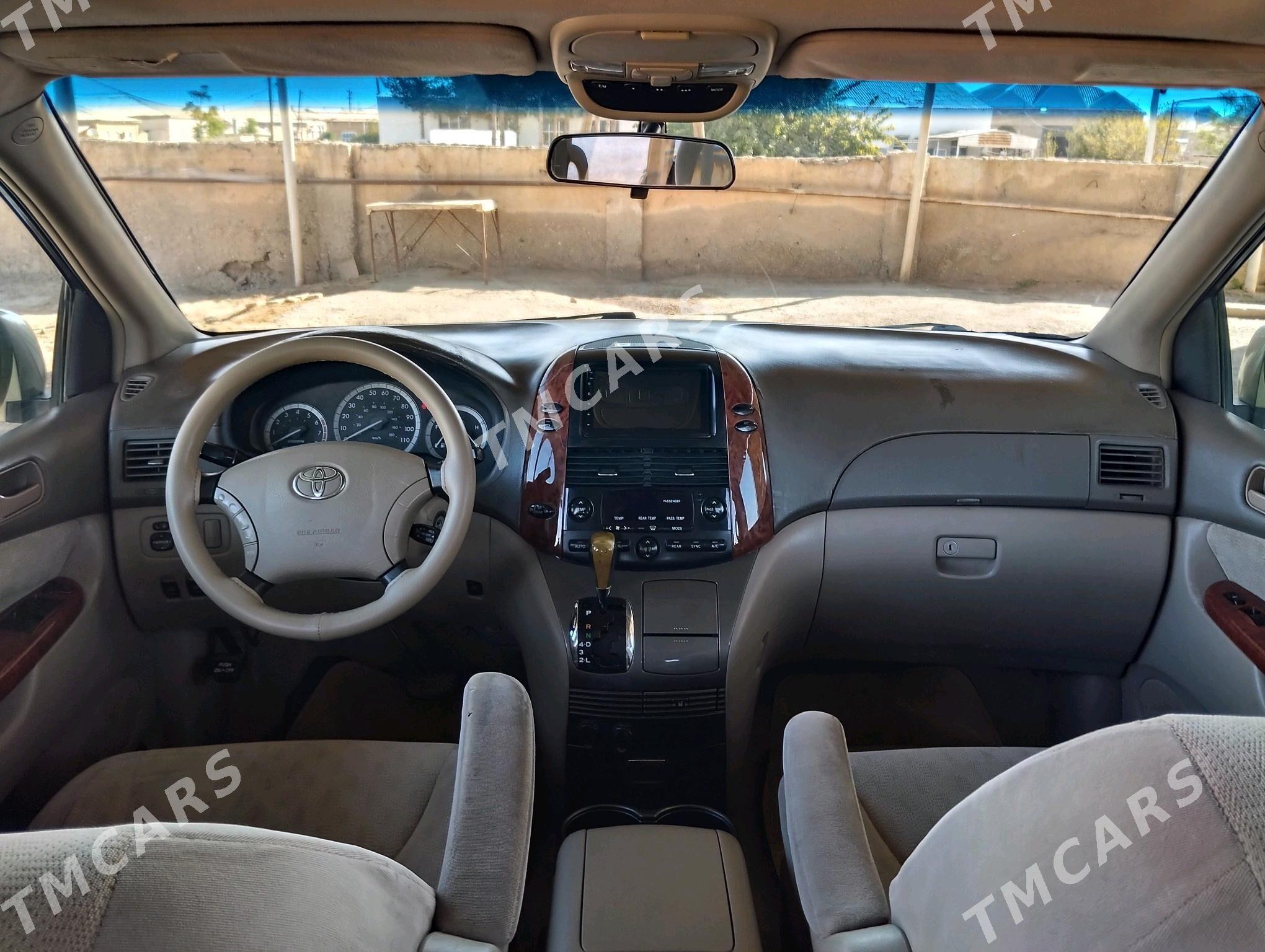 Toyota Sienna 2005 - 235 000 TMT - Мары - img 6