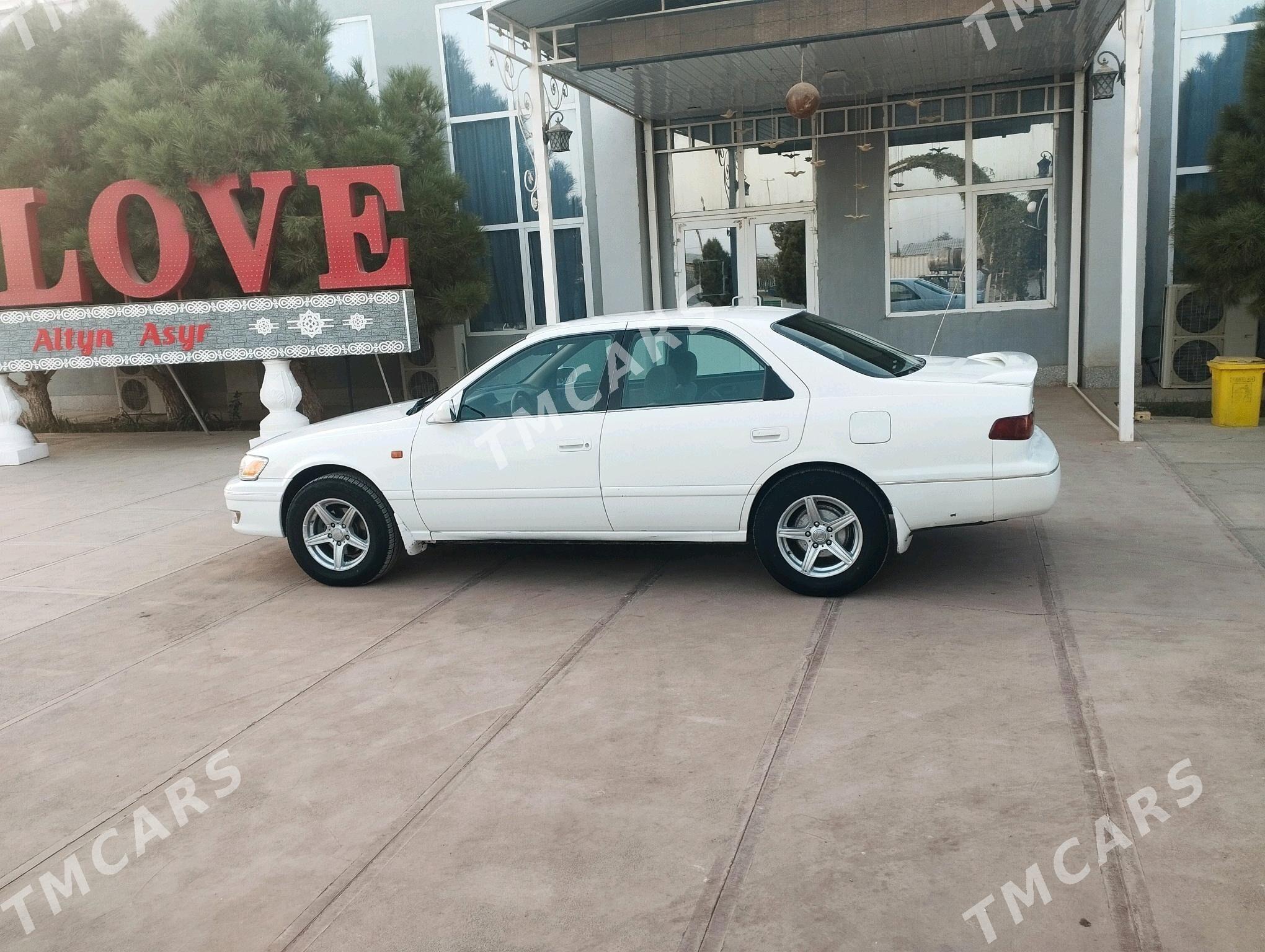Toyota Camry 2001 - 123 000 TMT - Теджен - img 5