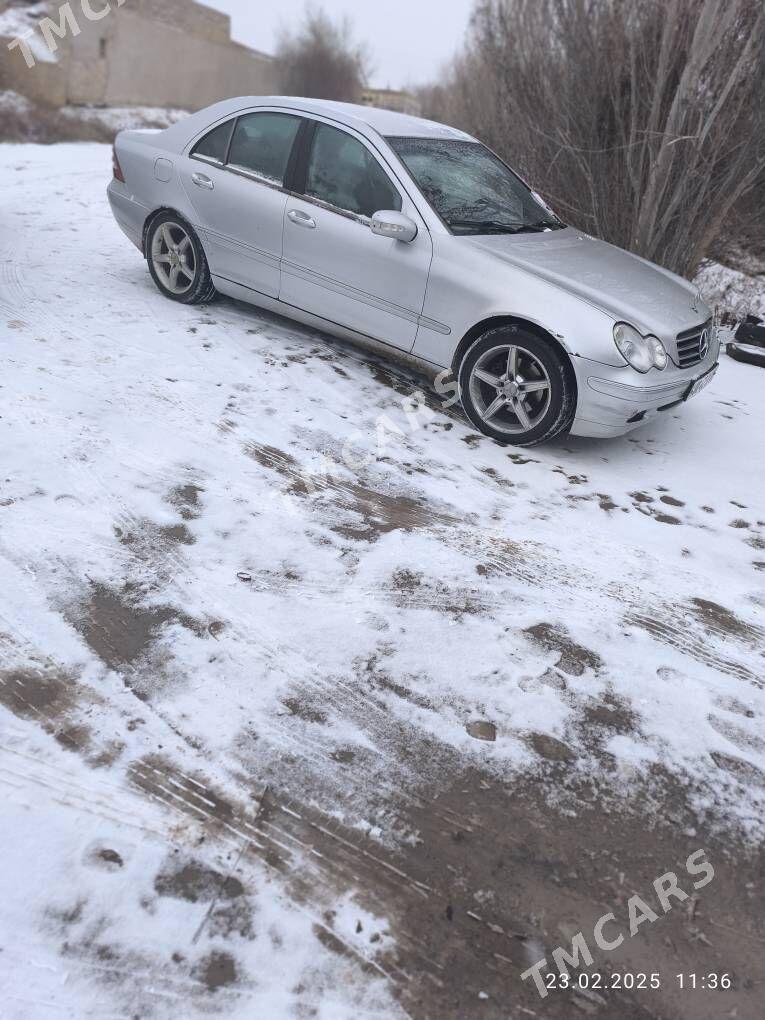 Mercedes-Benz C320 2001 - 75 000 TMT - Губадаг - img 4