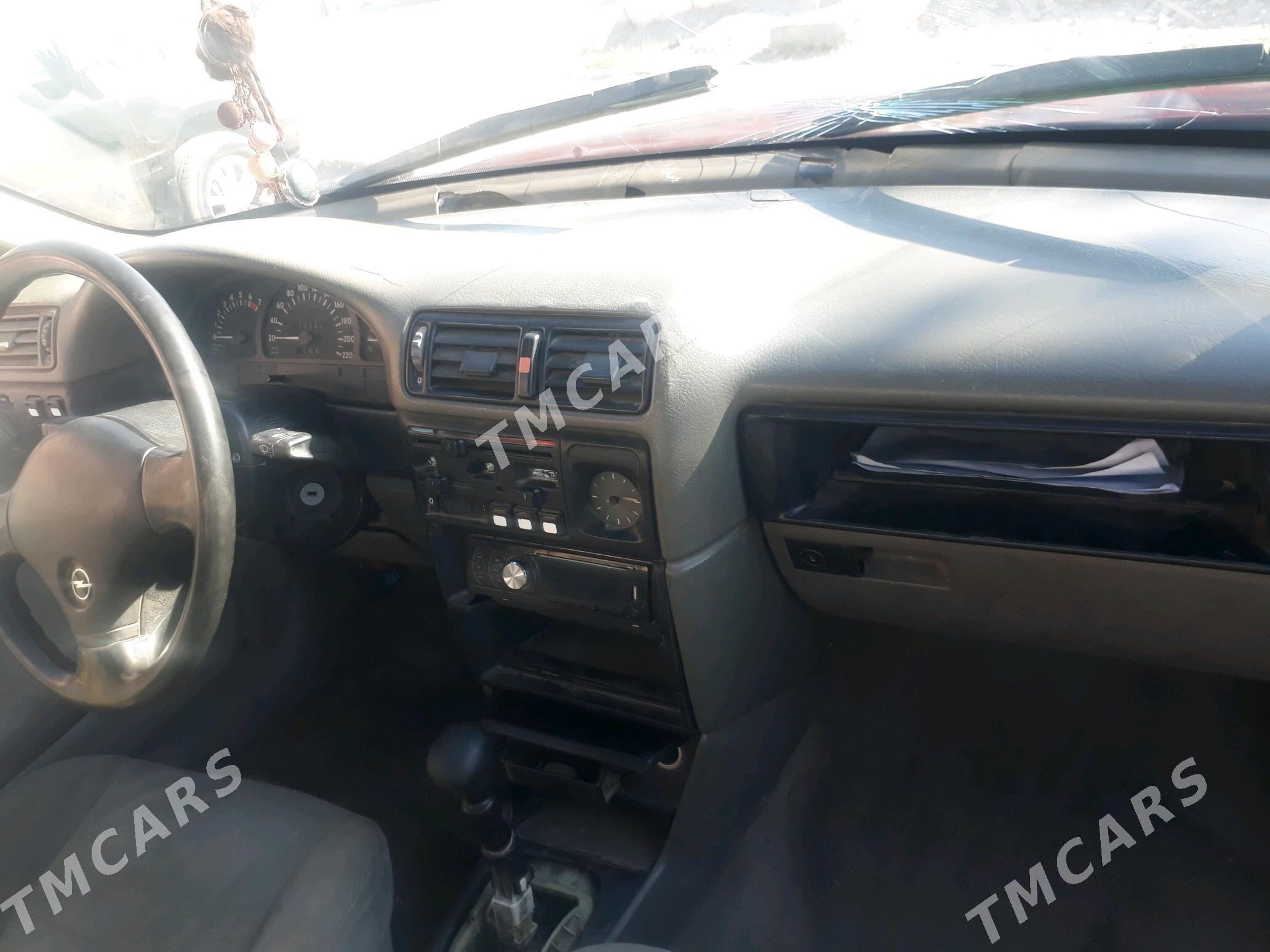 Opel Vectra 1990 - 18 000 TMT - Çärjew - img 2