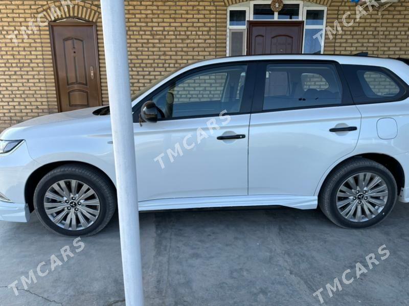 Mitsubishi Outlander 2022 - 310 000 TMT - Mary - img 4