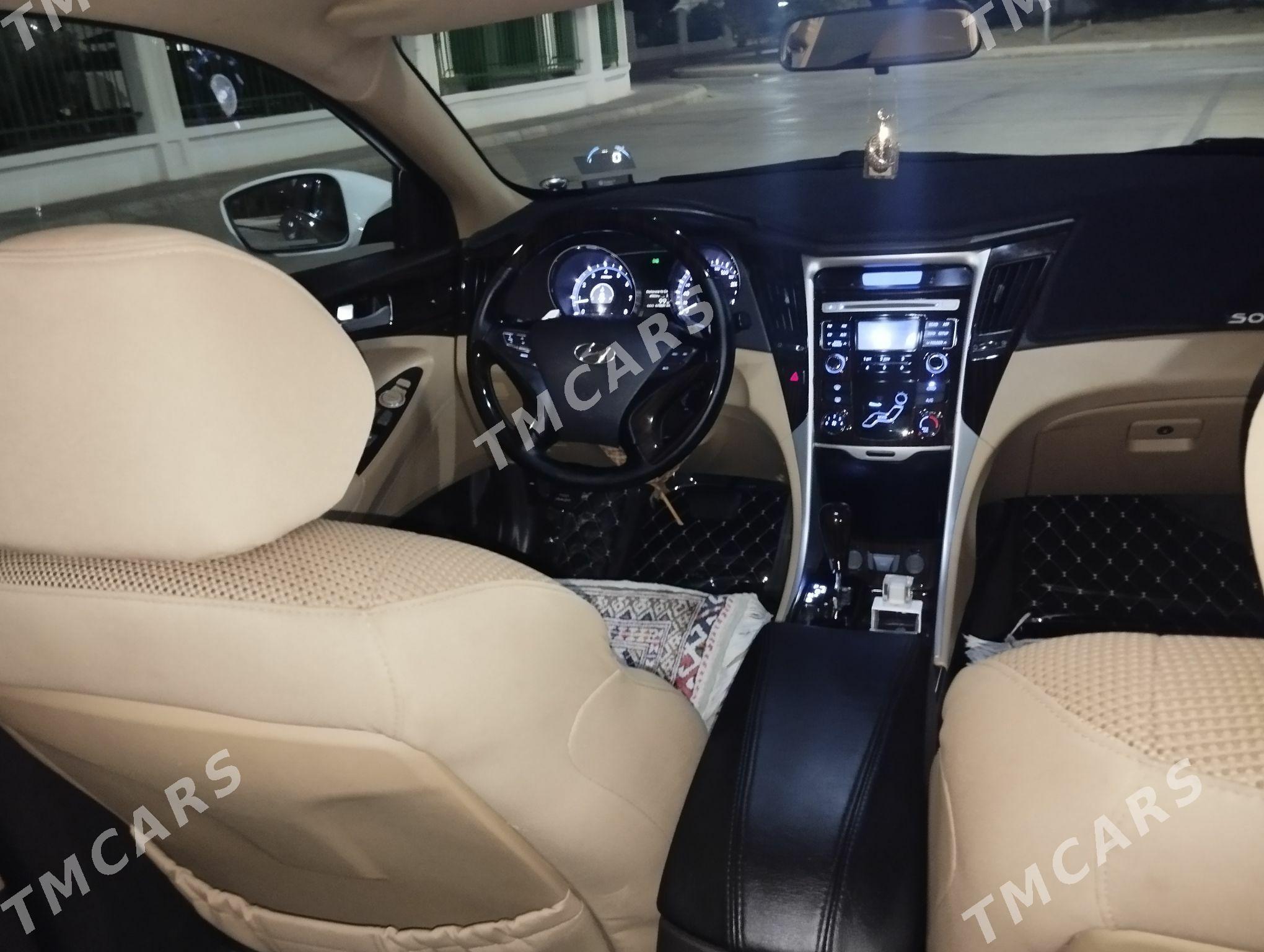Hyundai Sonata 2010 - 185 000 TMT - Кëши - img 9