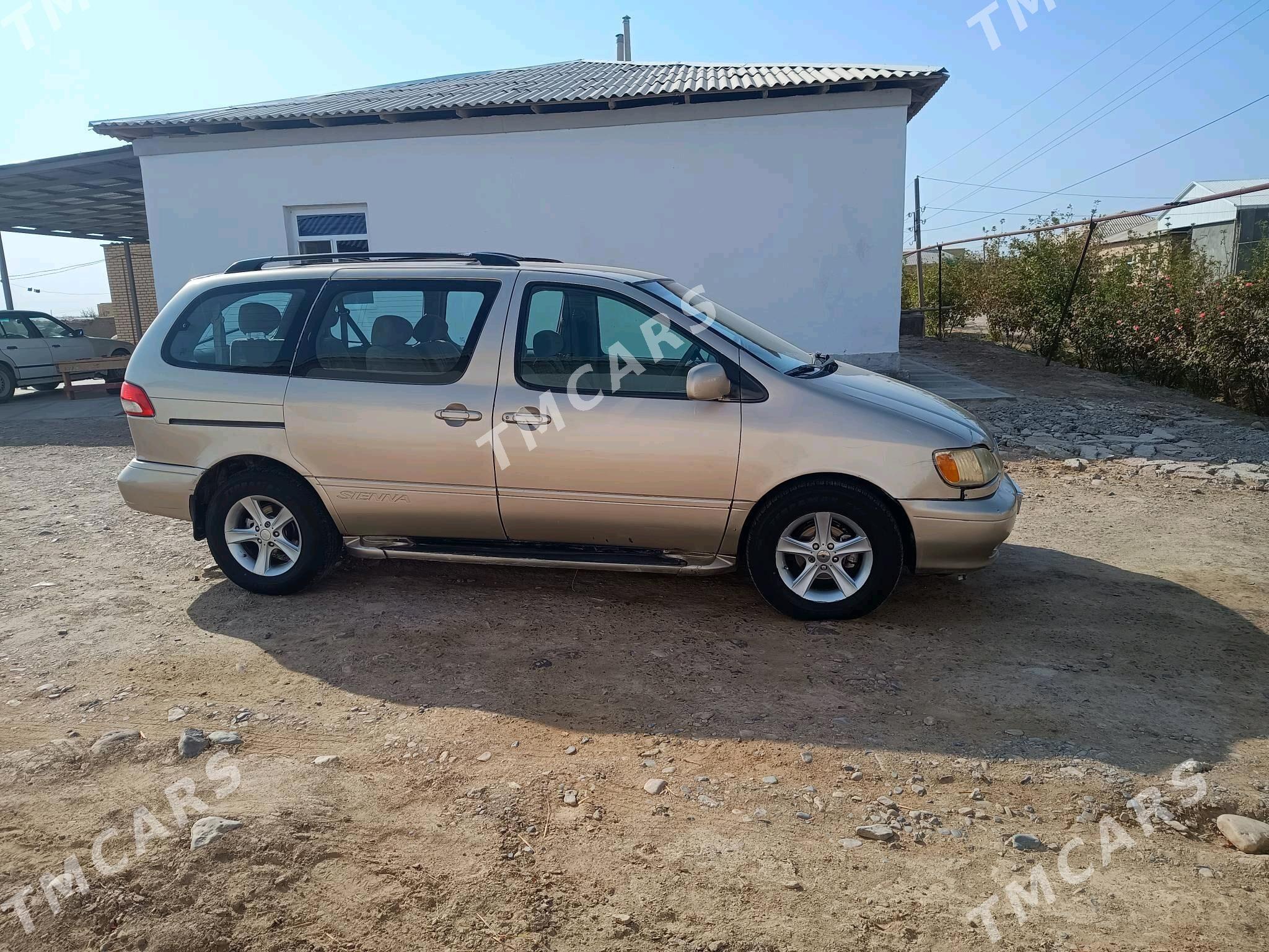 Toyota Sienna 2002 - 150 000 TMT - Байрамали - img 6