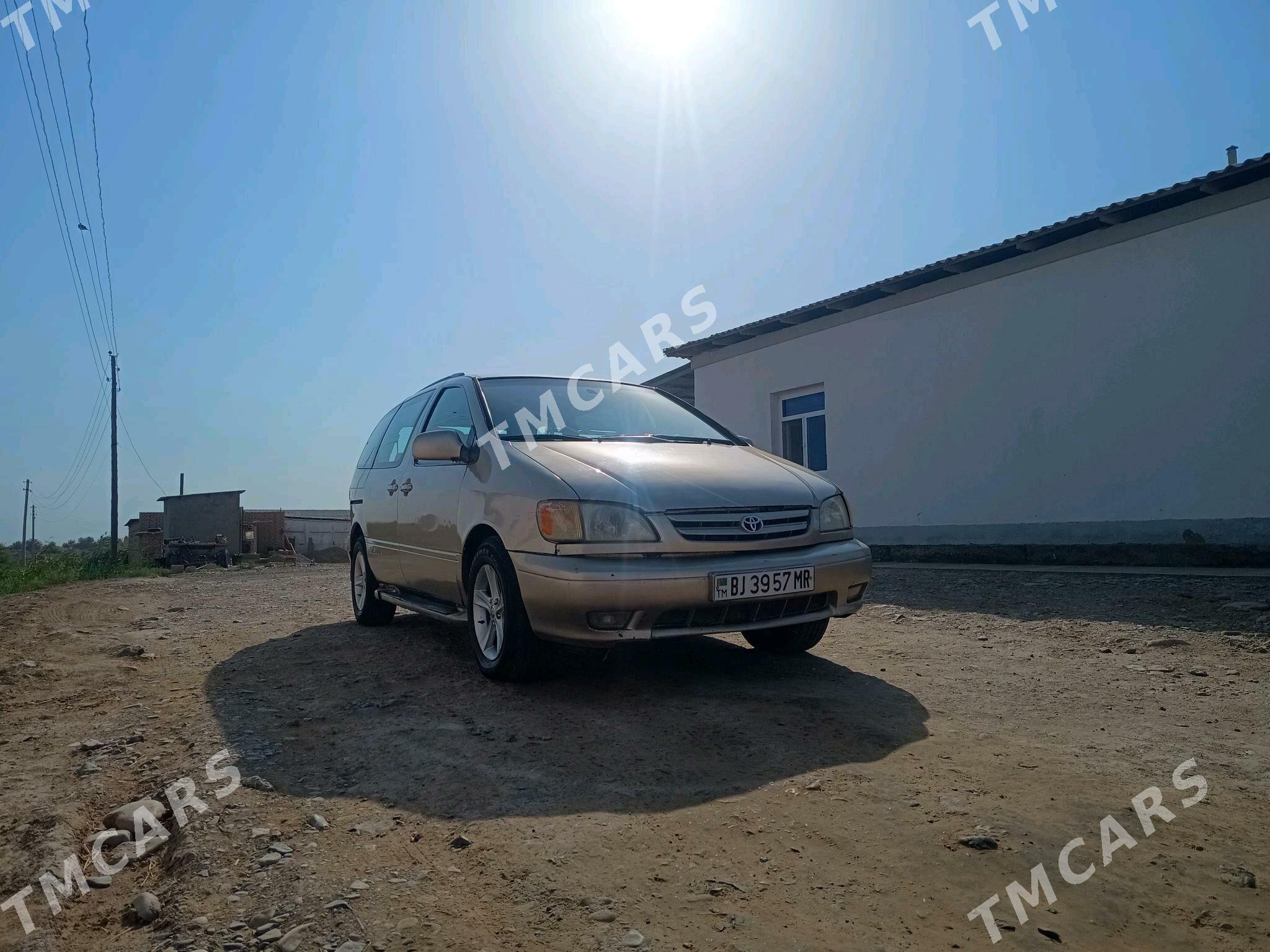 Toyota Sienna 2002 - 150 000 TMT - Байрамали - img 7