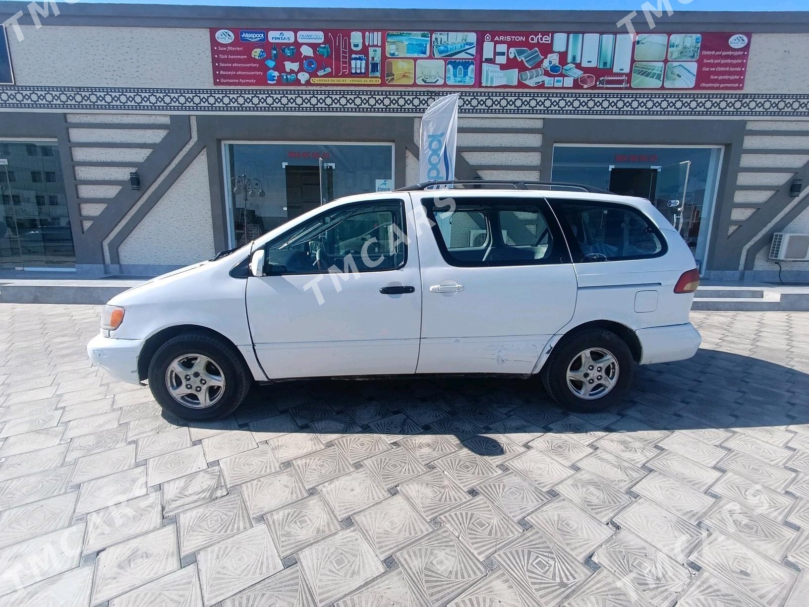 Toyota Sienna 2000 - 110 000 TMT - Дашогуз - img 2