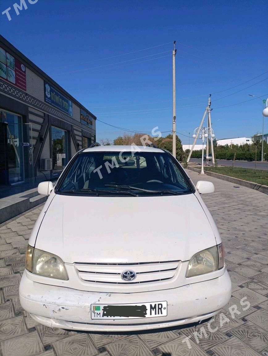 Toyota Sienna 2000 - 110 000 TMT - Дашогуз - img 3