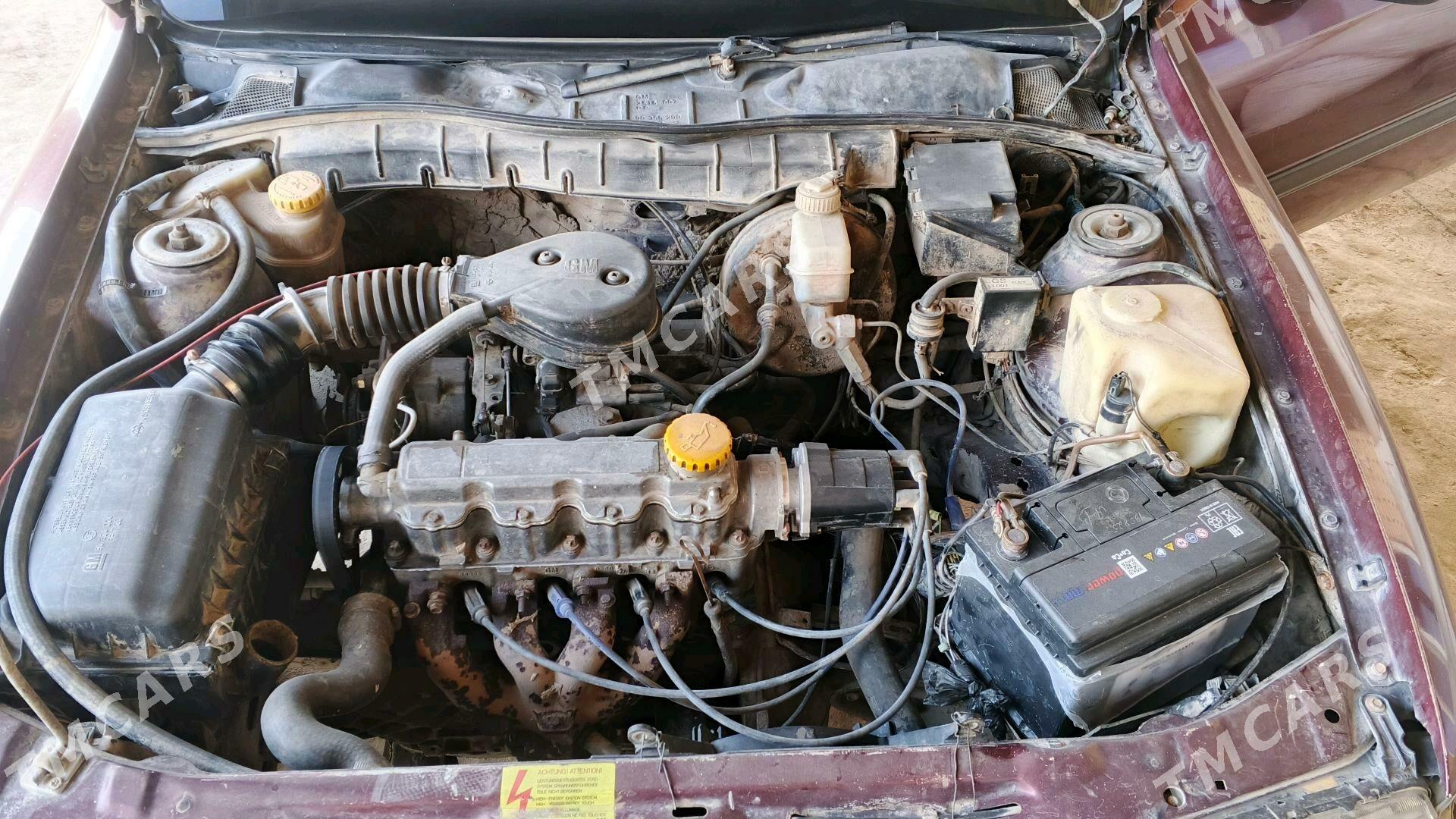 Opel Vectra 1990 - 26 000 TMT - Халач - img 4