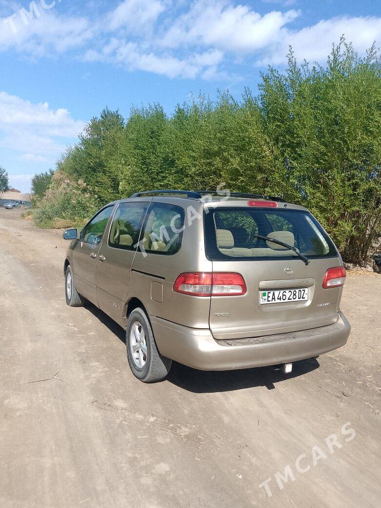 Toyota Sienna 2002 - 160 000 TMT - Кёнеургенч - img 3