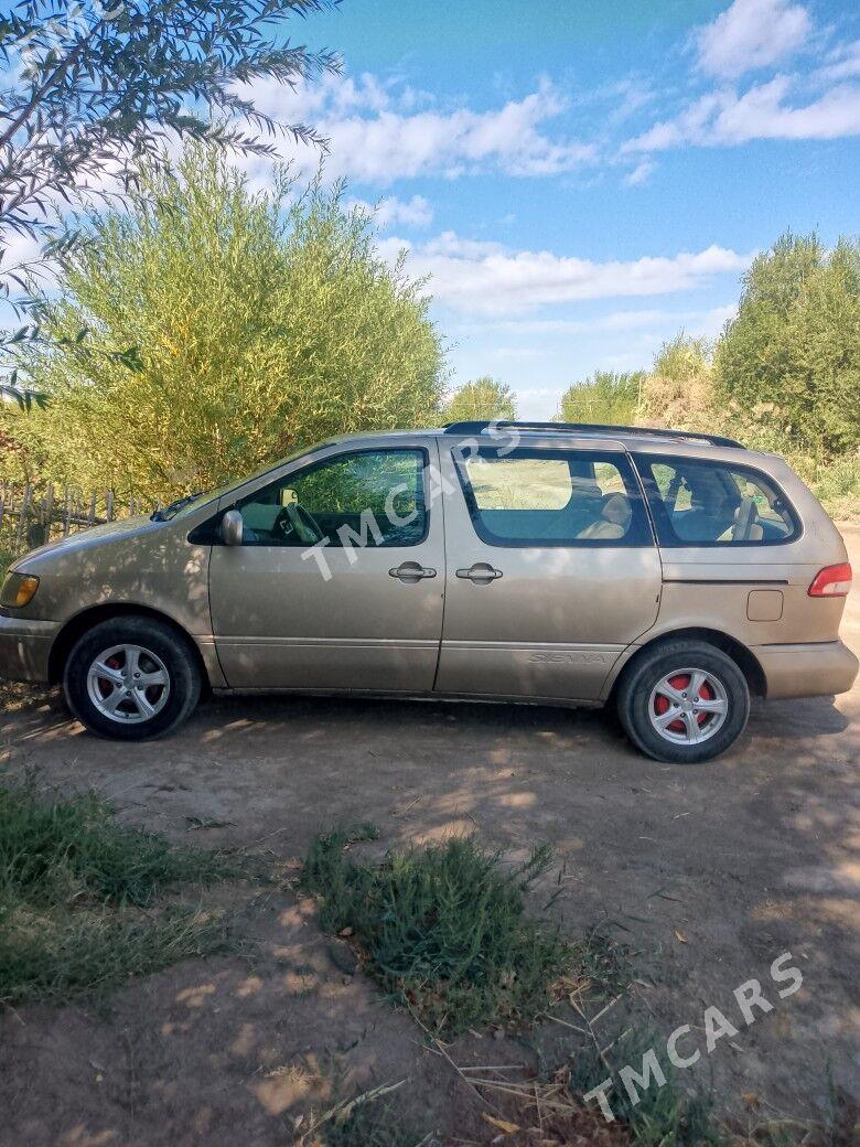 Toyota Sienna 2002 - 160 000 TMT - Кёнеургенч - img 6