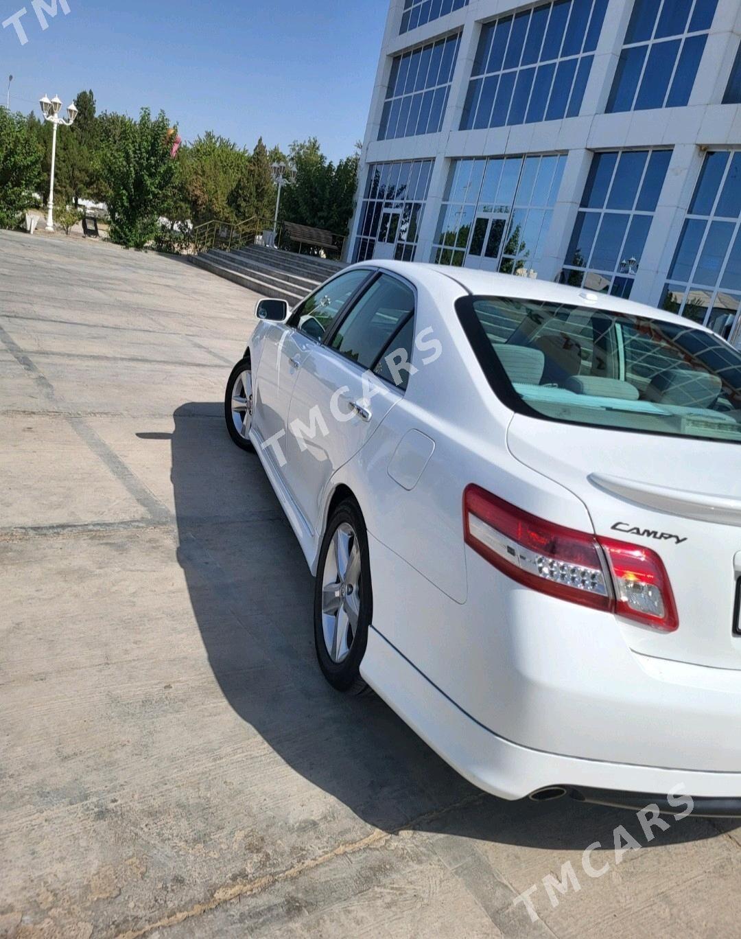 Toyota Camry 2010 - 210 000 TMT - Байрамали - img 4