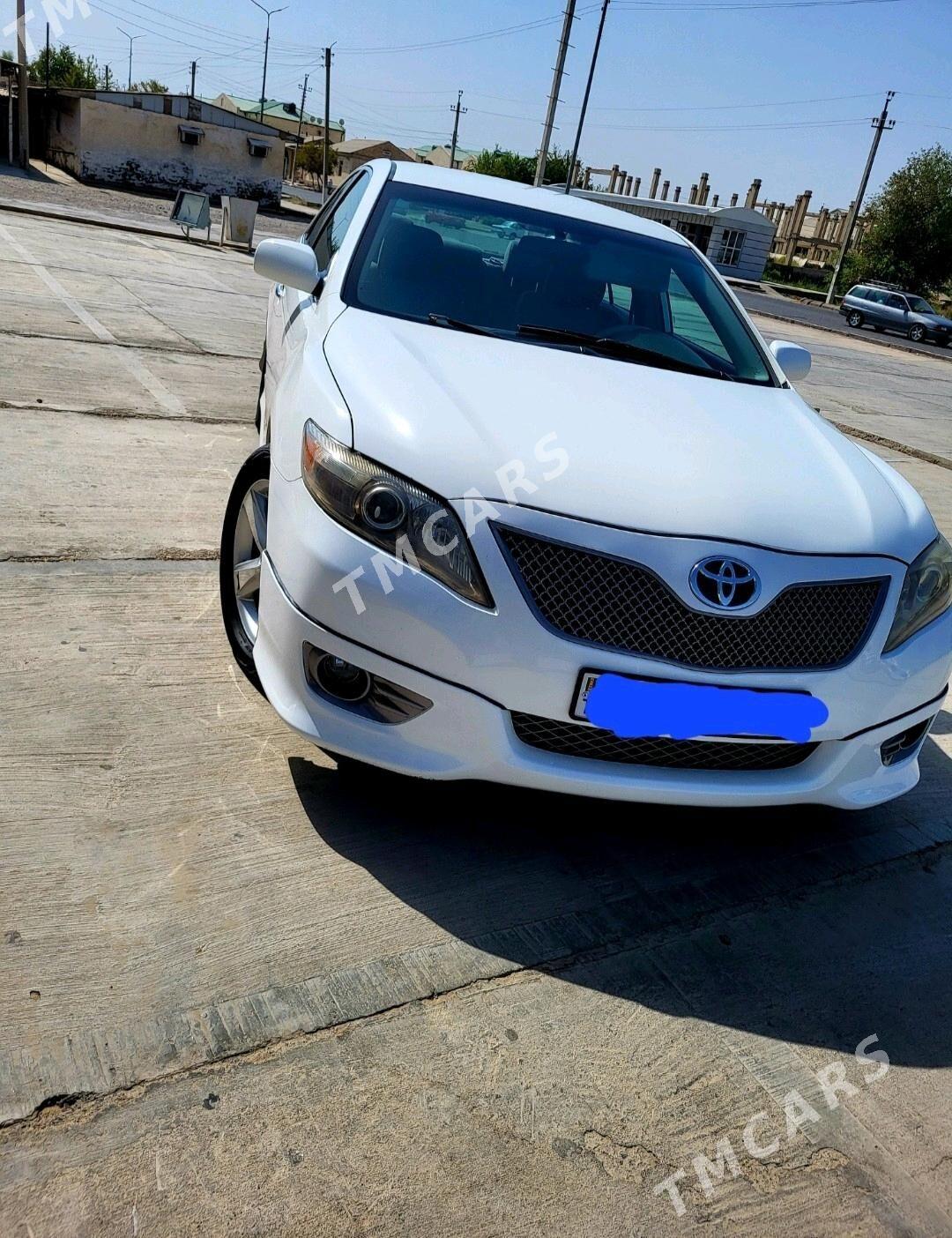 Toyota Camry 2010 - 210 000 TMT - Байрамали - img 5
