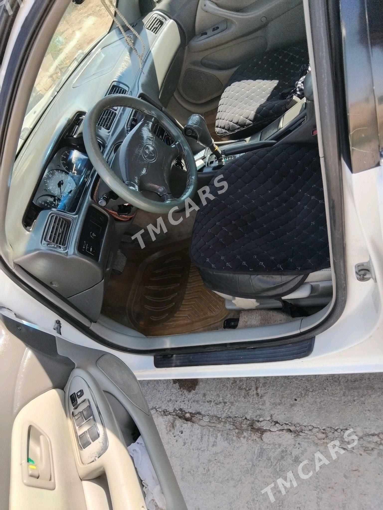 Toyota Camry 1998 - 115 000 TMT - Halaç - img 4