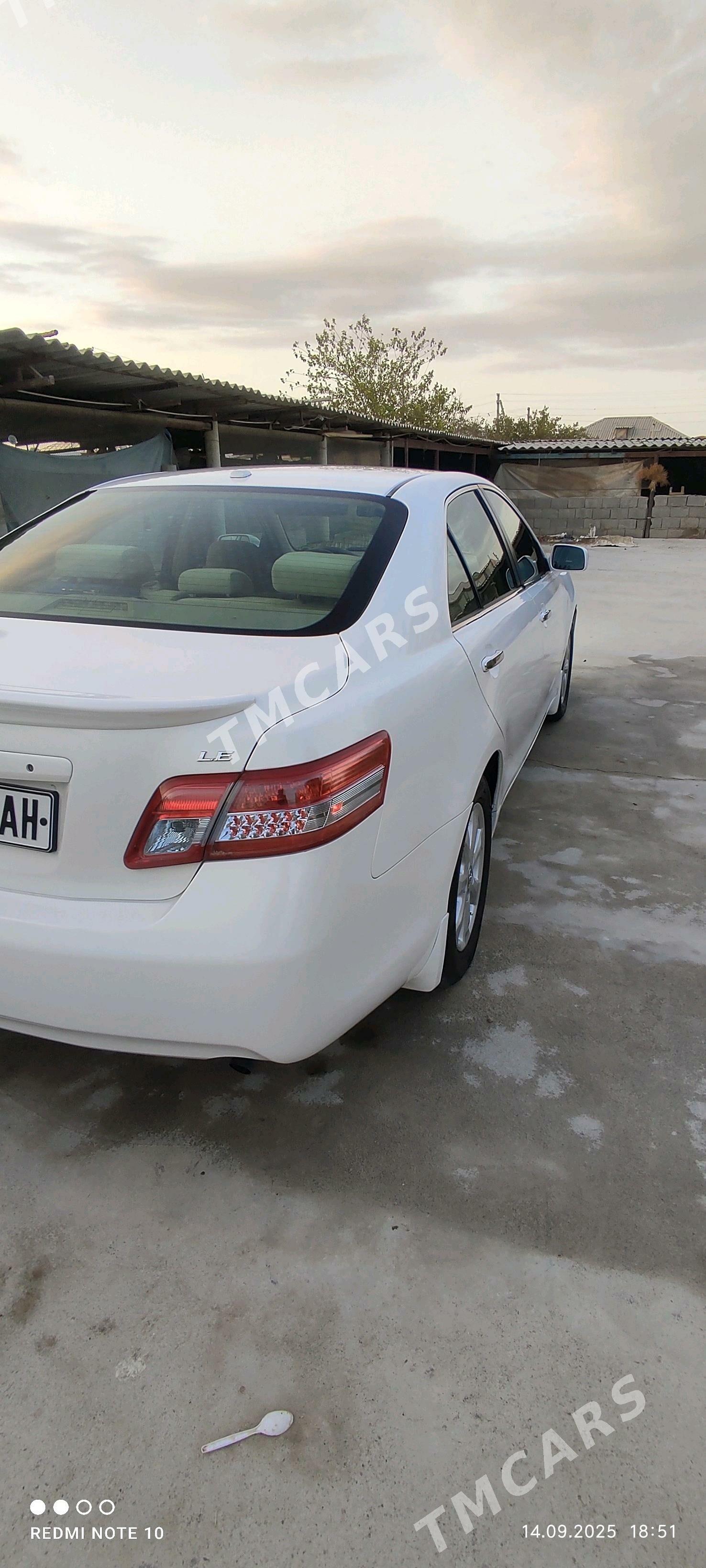 Toyota Camry 2010 - 200 000 TMT - Ак-Бугдайский этрап - img 2