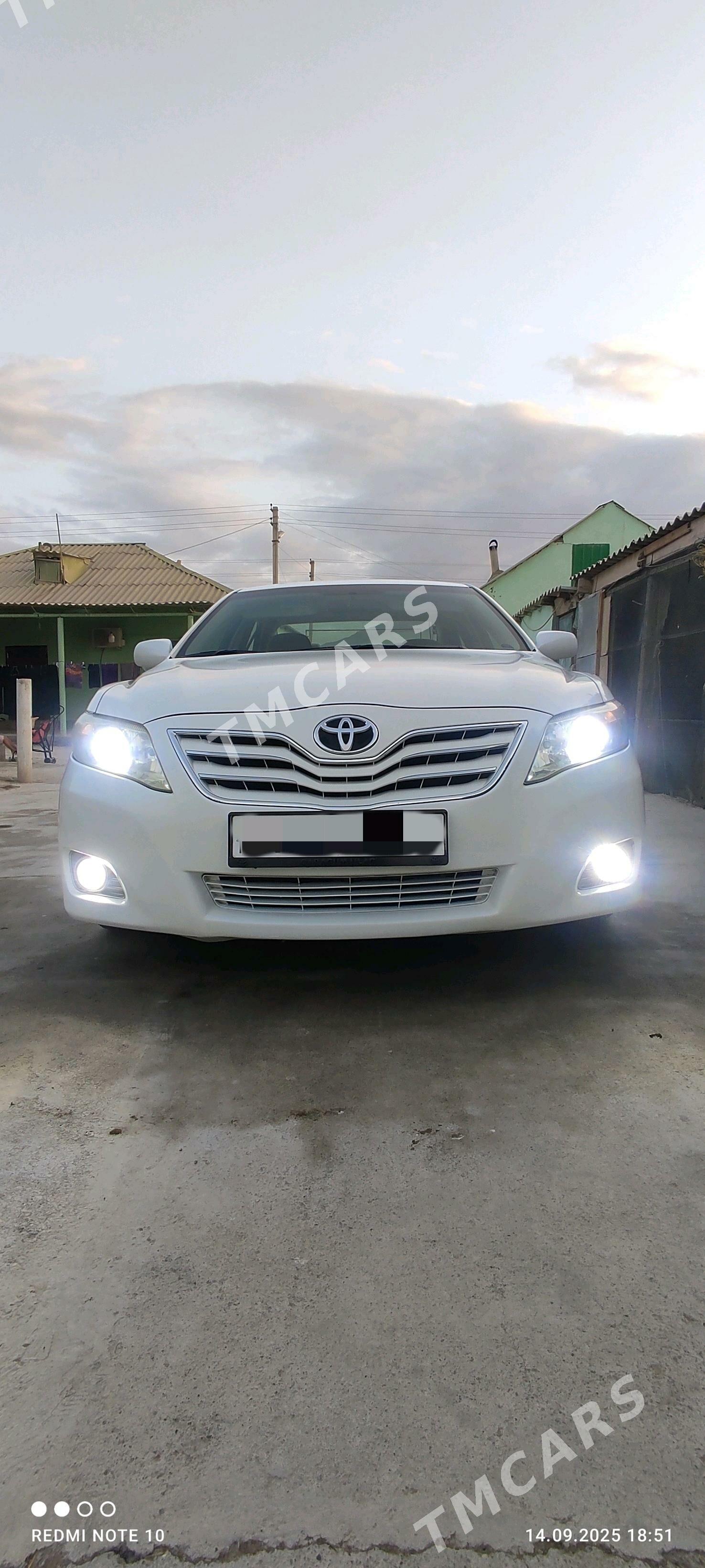 Toyota Camry 2010 - 200 000 TMT - Ак-Бугдайский этрап - img 3