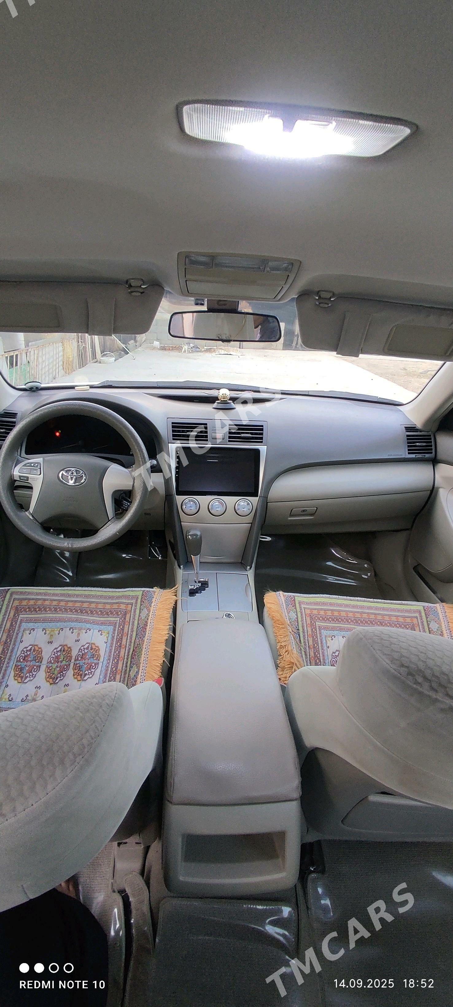 Toyota Camry 2010 - 200 000 TMT - Ак-Бугдайский этрап - img 5