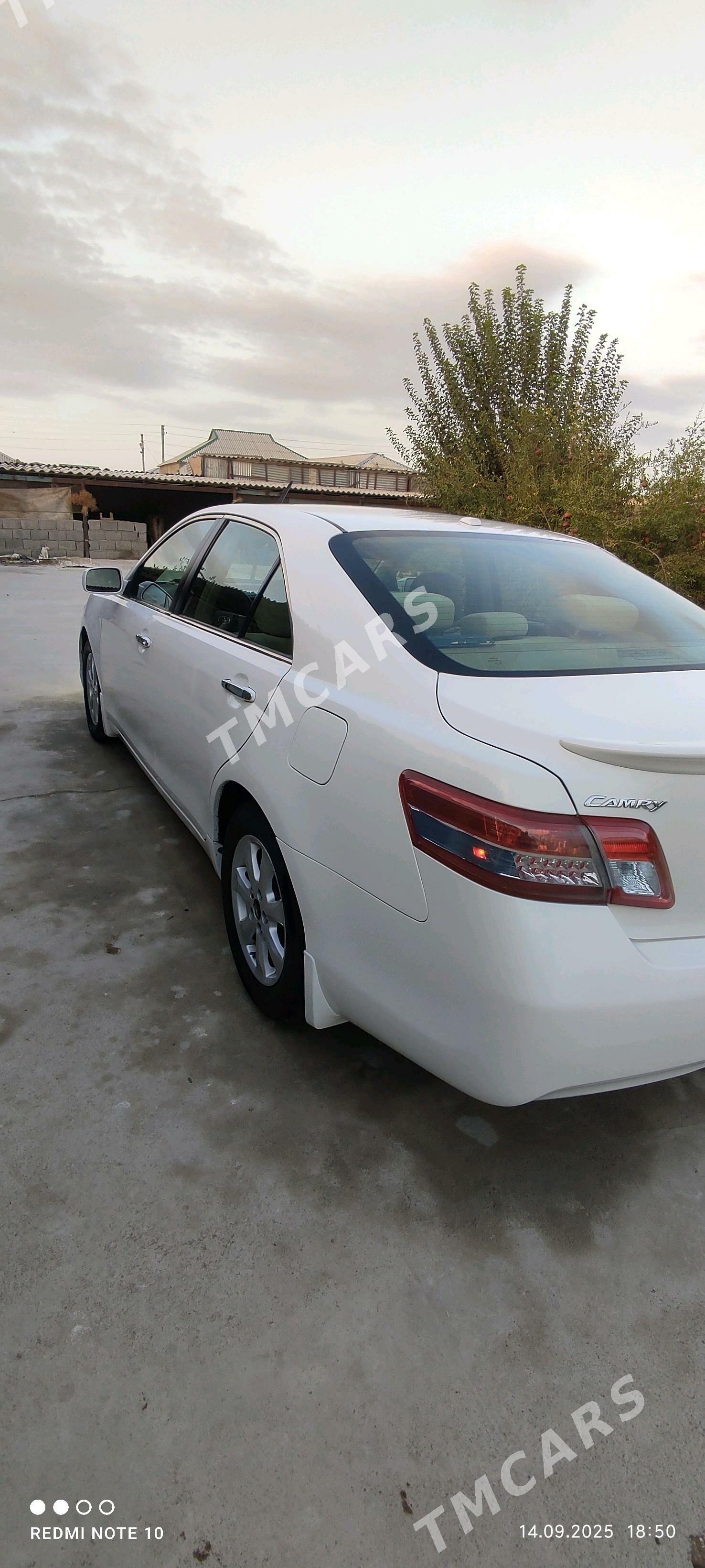 Toyota Camry 2010 - 200 000 TMT - Ак-Бугдайский этрап - img 6