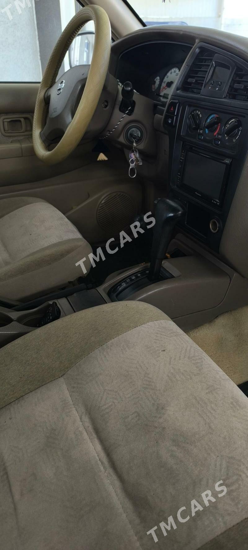 Nissan Pathfinder 2001 - 135 000 TMT - Бахарден - img 3