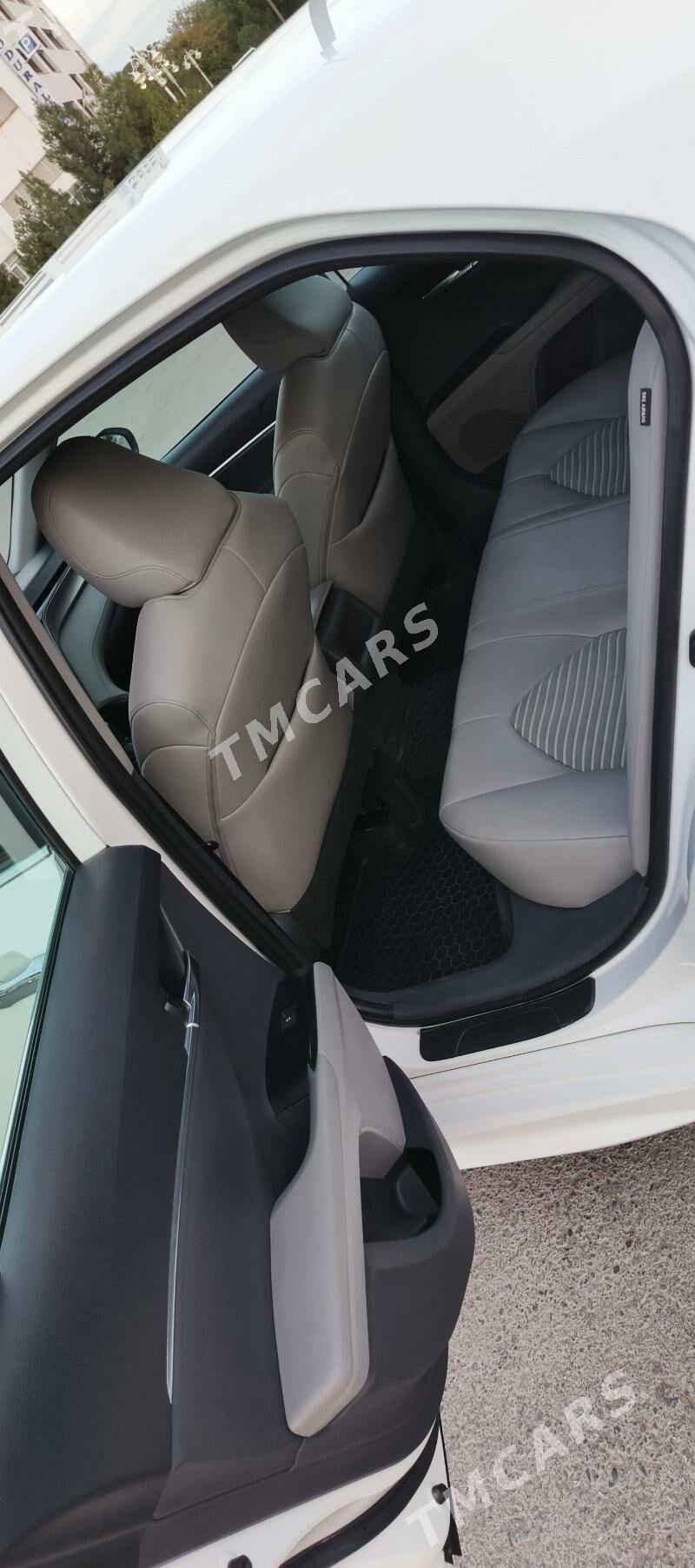 Toyota Camry 2019 - 280 000 TMT - Aşgabat - img 7