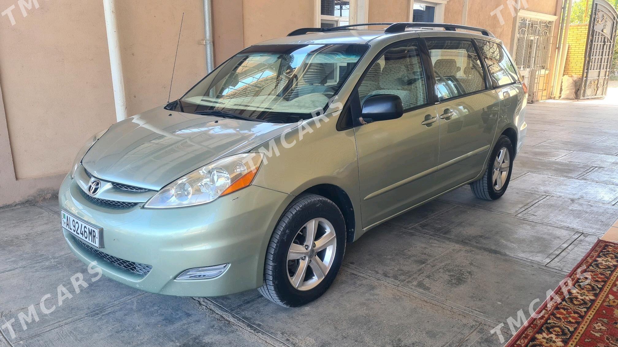 Toyota Sienna 2009 - 240 000 TMT - Wekilbazar - img 3