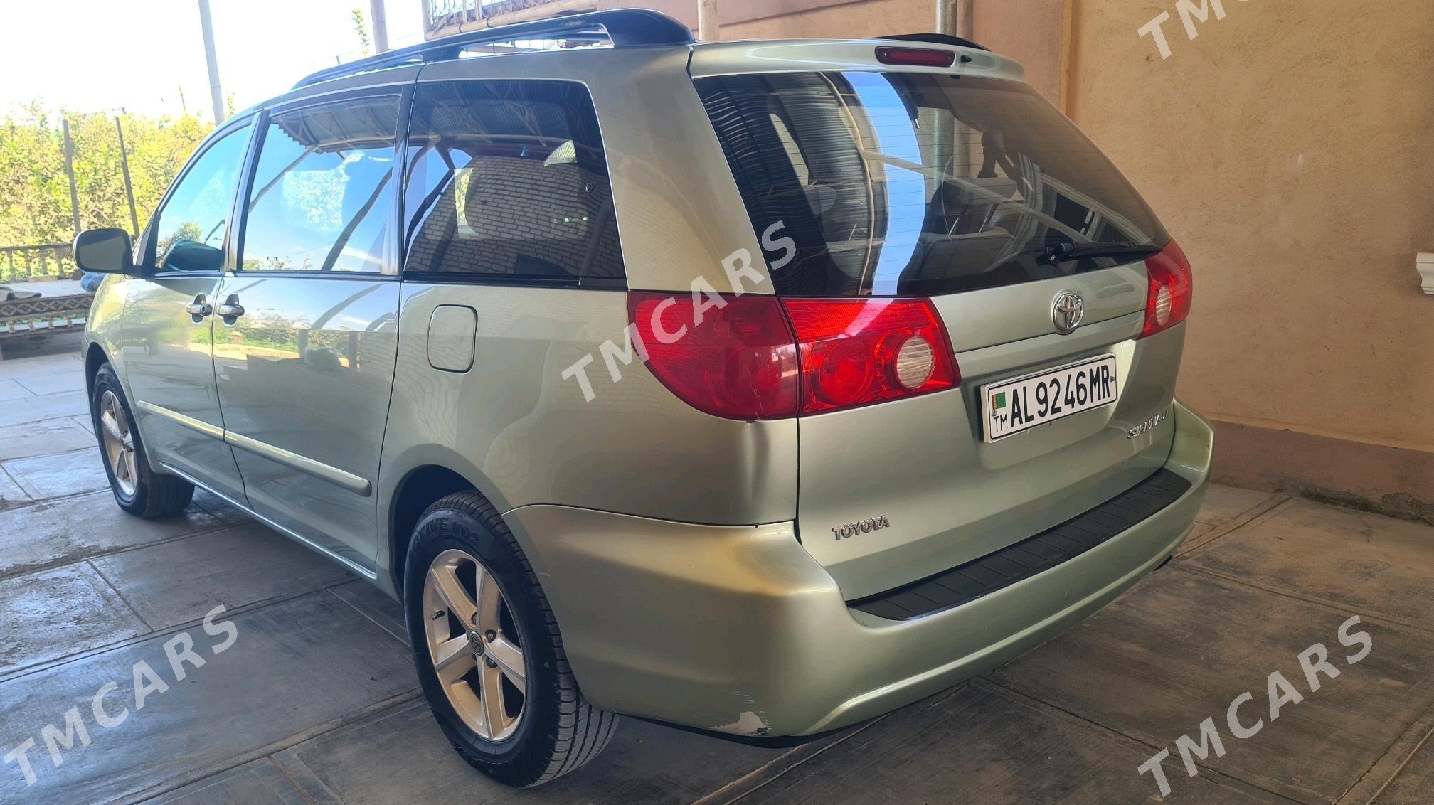 Toyota Sienna 2009 - 240 000 TMT - Wekilbazar - img 7