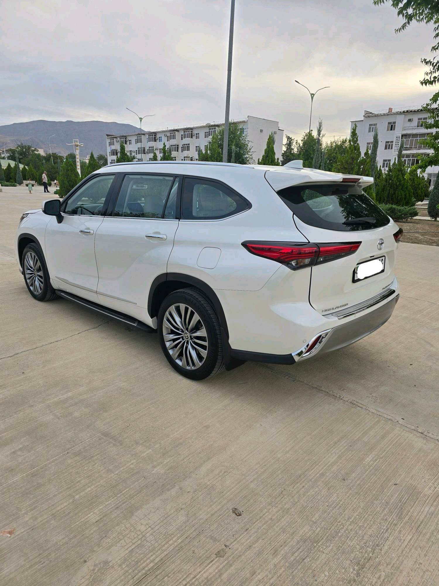 Toyota Highlander 2020 - 645 000 TMT - Büzmeýin GRES - img 3