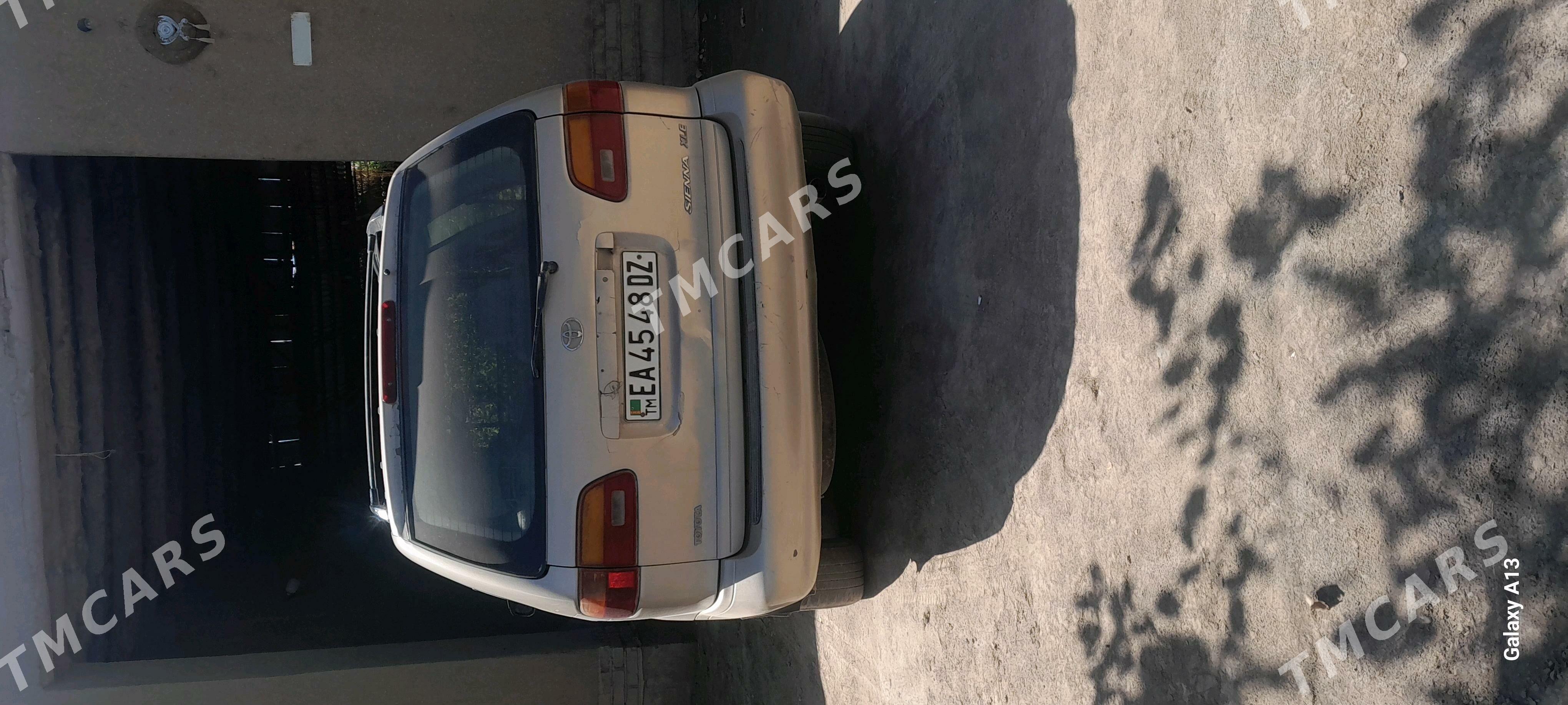 Toyota Sienna 1999 - 130 000 TMT - Köneürgenç - img 4