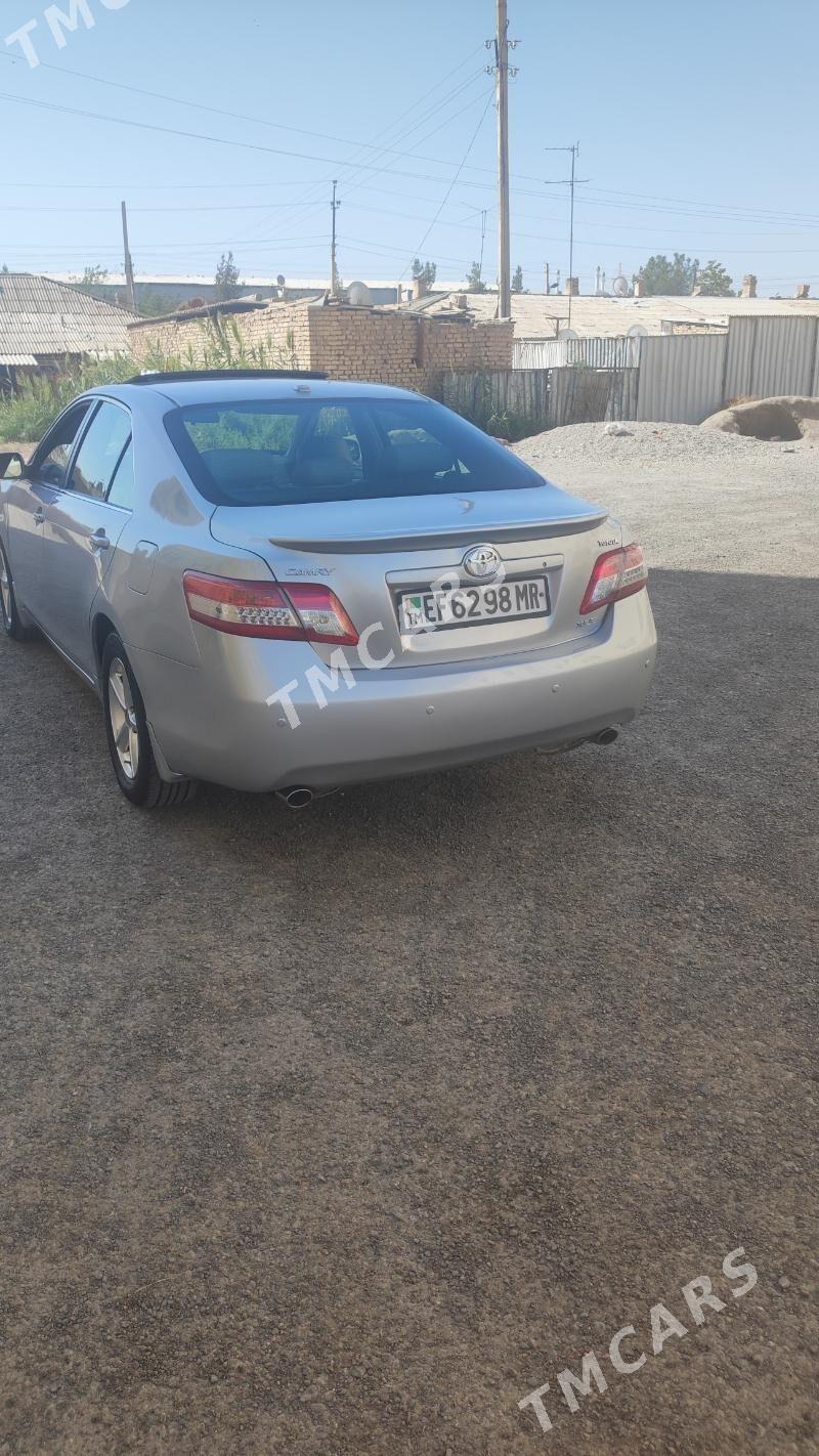 Toyota Camry 2011 - 200 000 TMT - Мары - img 2