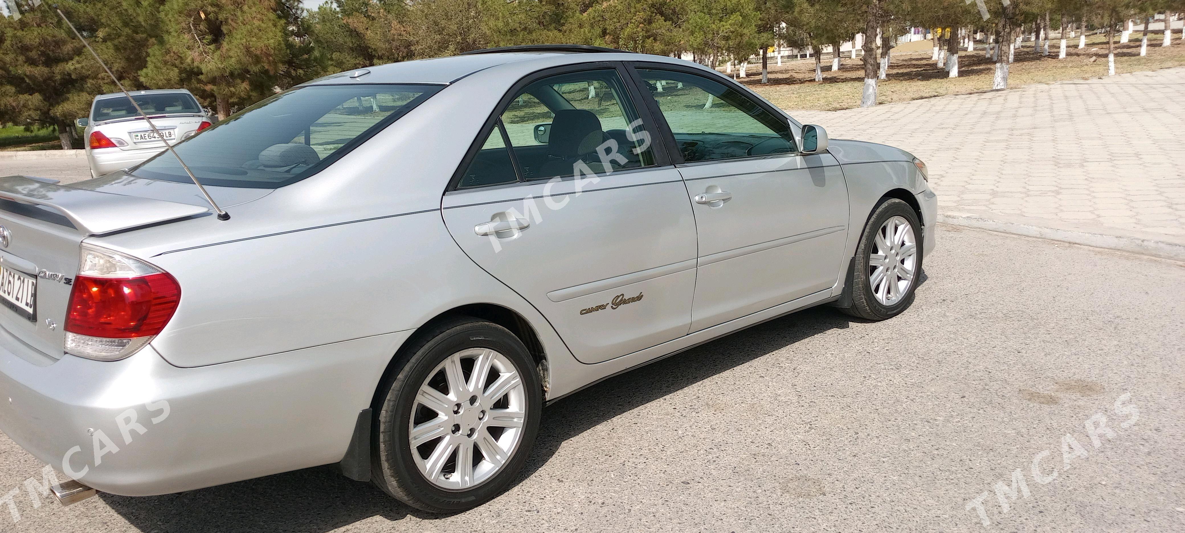Toyota Camry 2003 - 170 000 TMT - Дянев - img 3