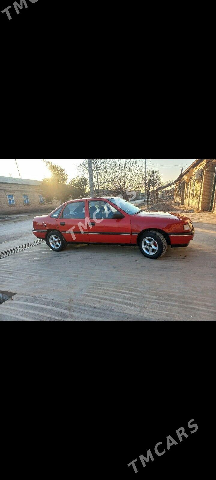 Opel Vectra 1990 - 26 000 TMT - Чарджоу - img 4