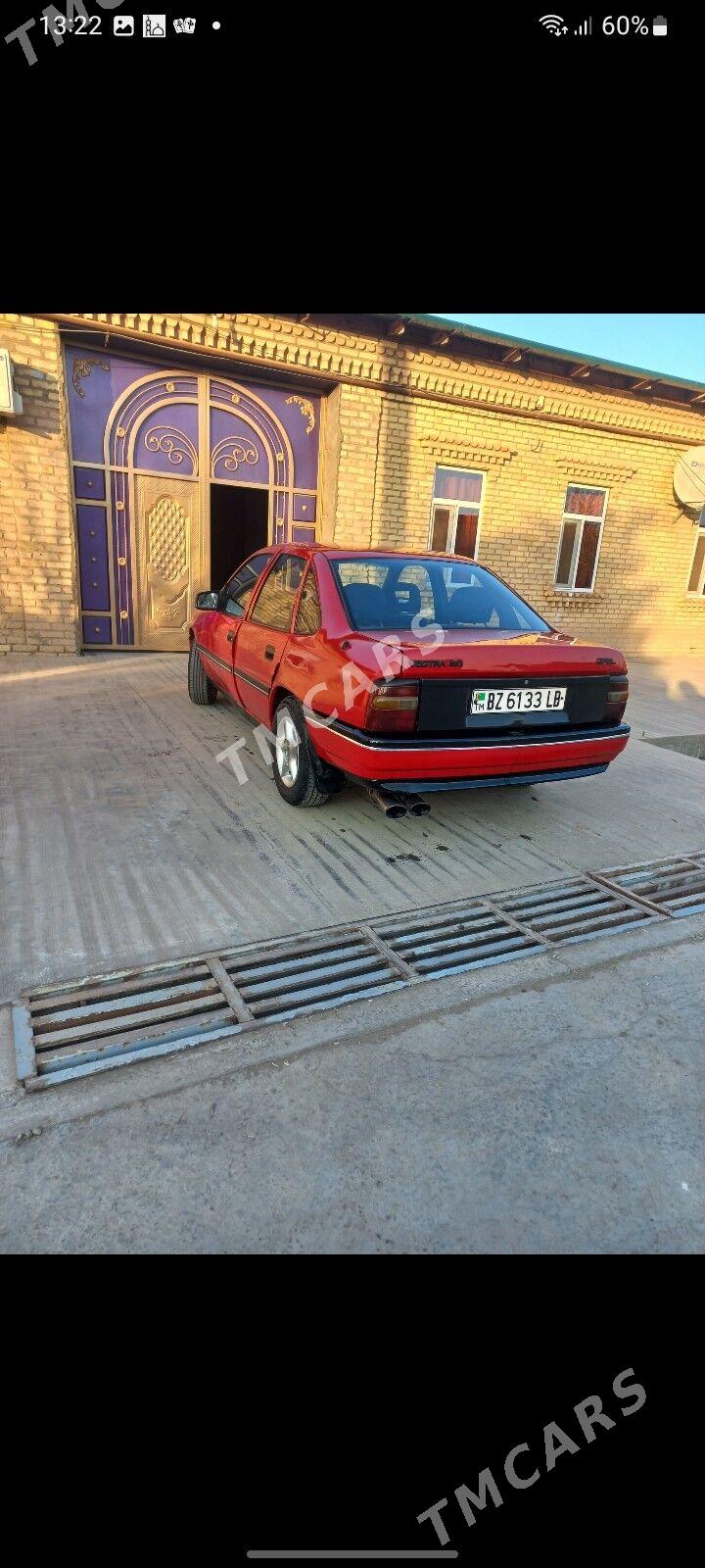Opel Vectra 1990 - 26 000 TMT - Чарджоу - img 2