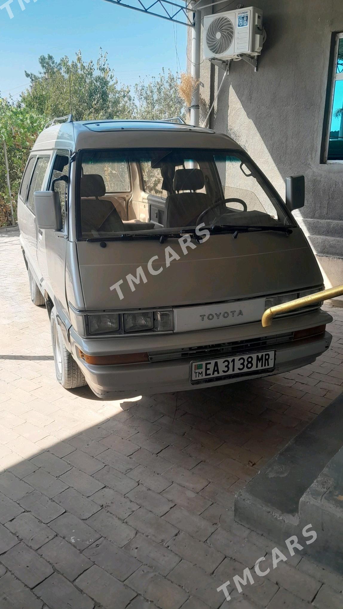 Toyota Town Ace 1986 - 30 000 TMT - Байрамали - img 3