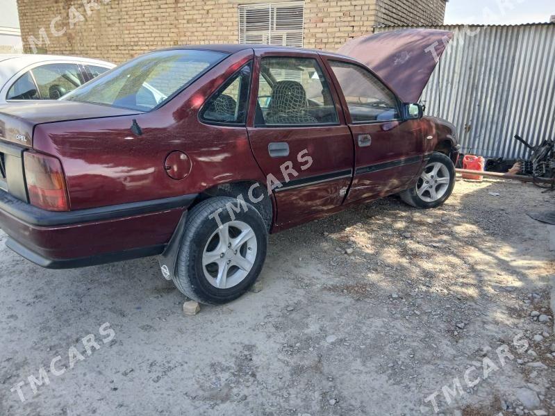 Opel Vectra 1990 - 15 000 TMT - Bäherden - img 7