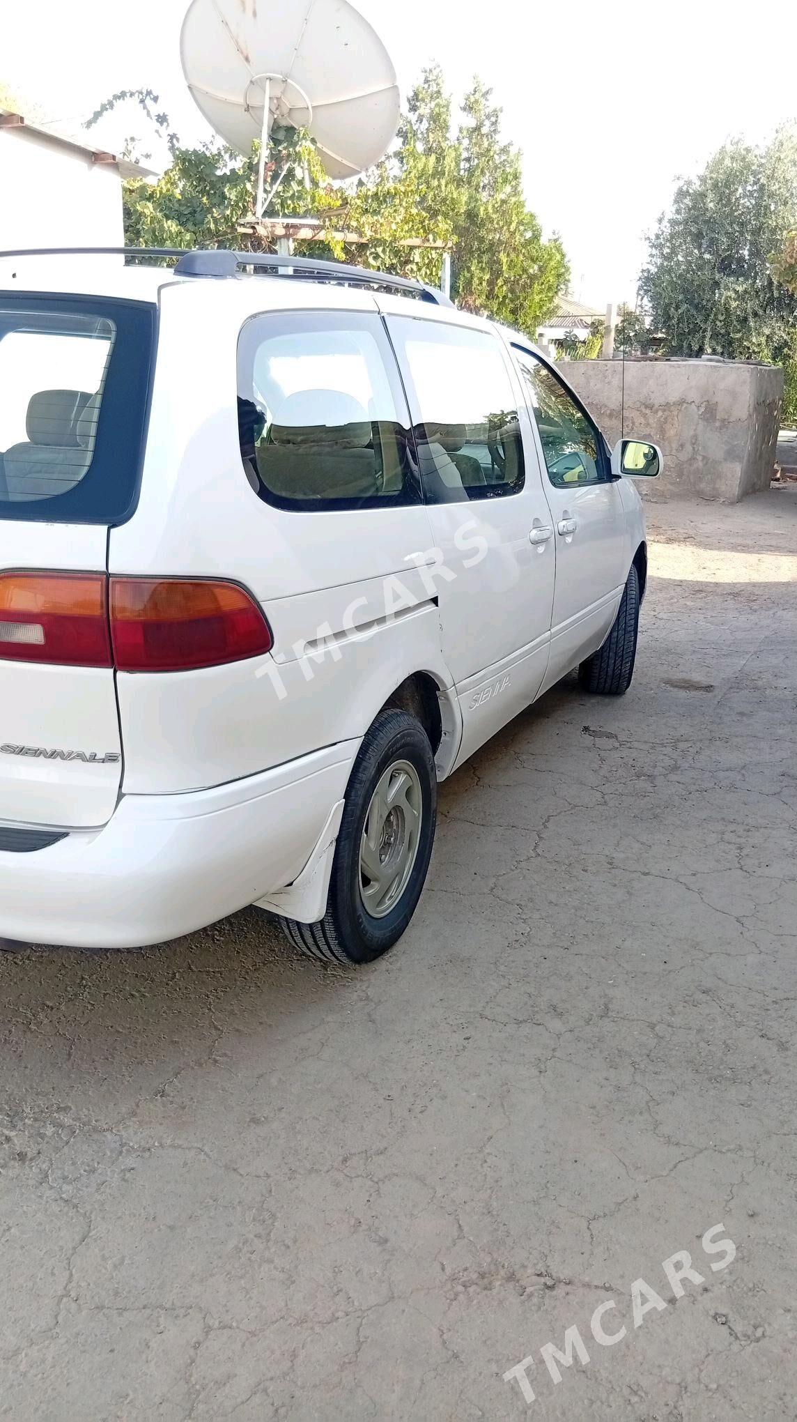Toyota Sienna 2000 - 140 000 TMT - Magtymguly - img 9