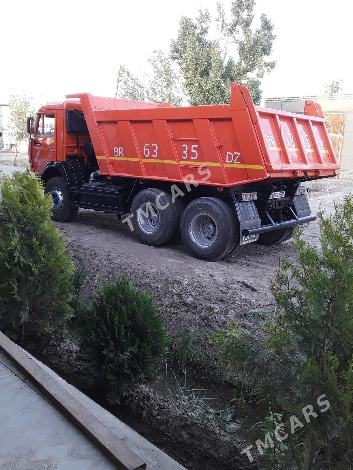 Kamaz 6520 2011 - 300 000 TMT - Гурбансолтан Едже - img 3