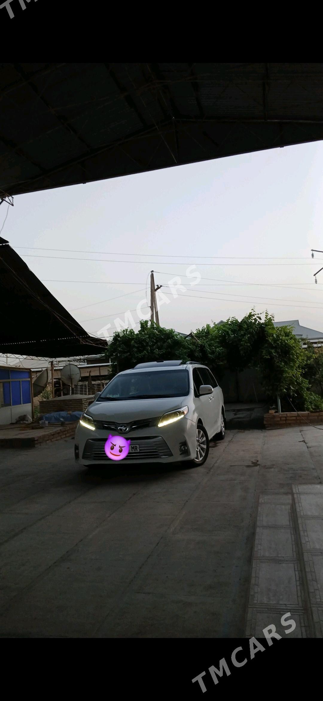 Toyota Sienna 2019 - 480 000 TMT - Мары - img 8