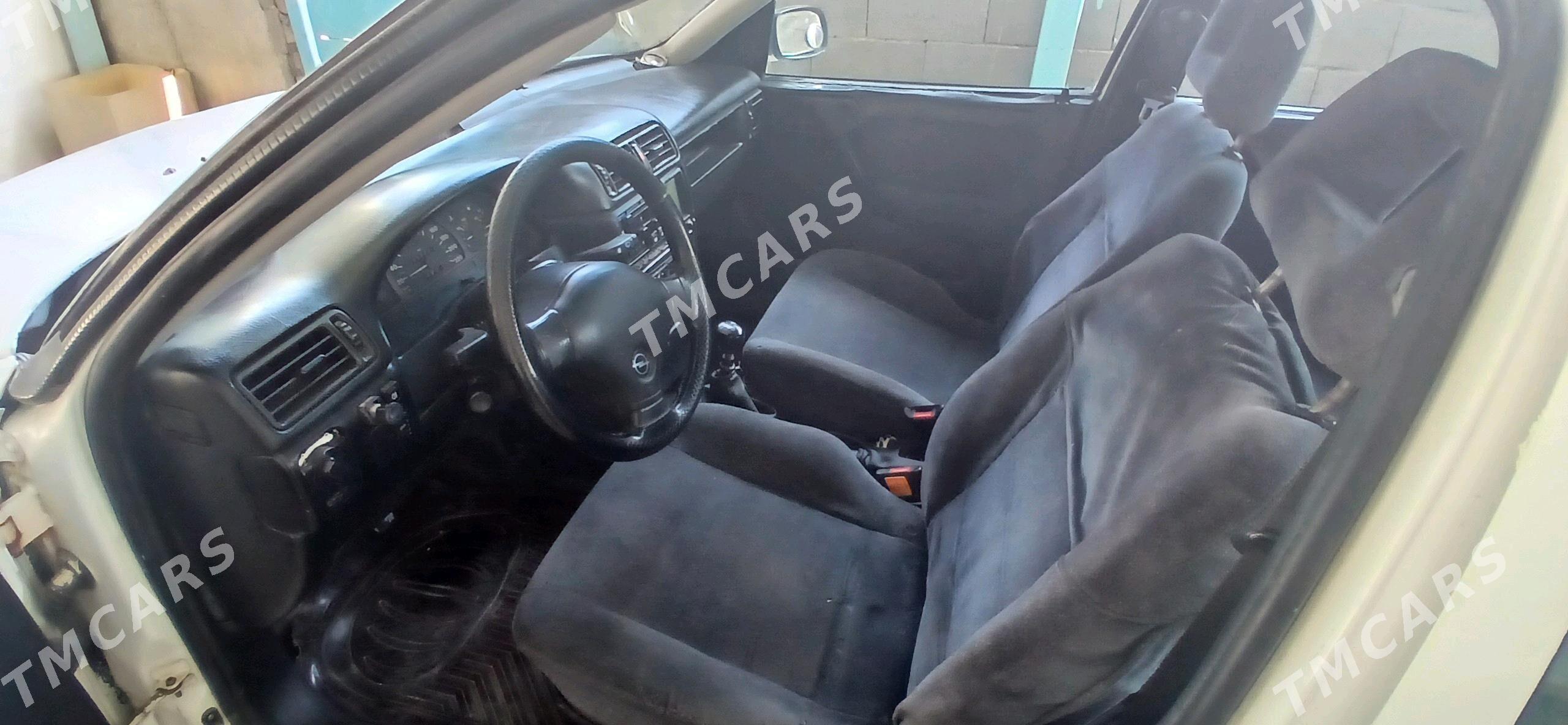 Opel Vectra 1993 - 36 000 TMT - Bäherden - img 4
