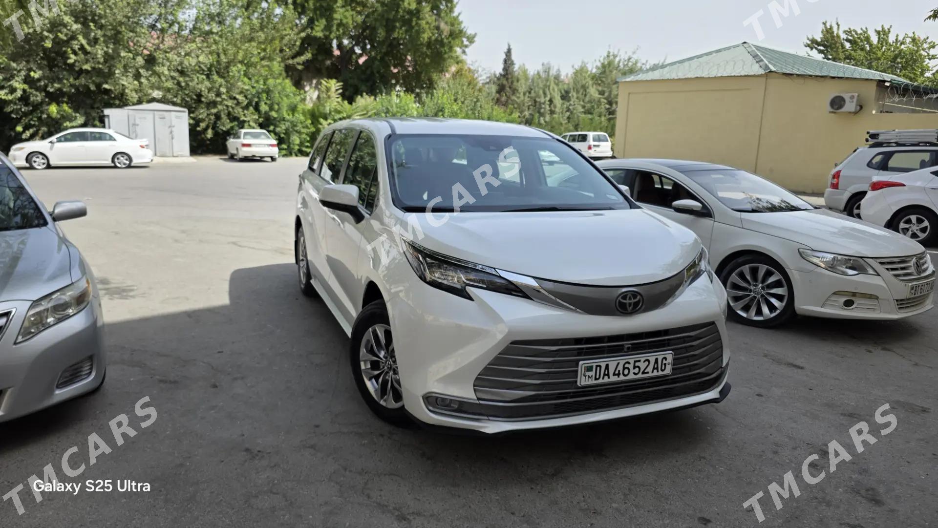 Toyota Sienna 2022 - 460 000 TMT - Ашхабад - img 2