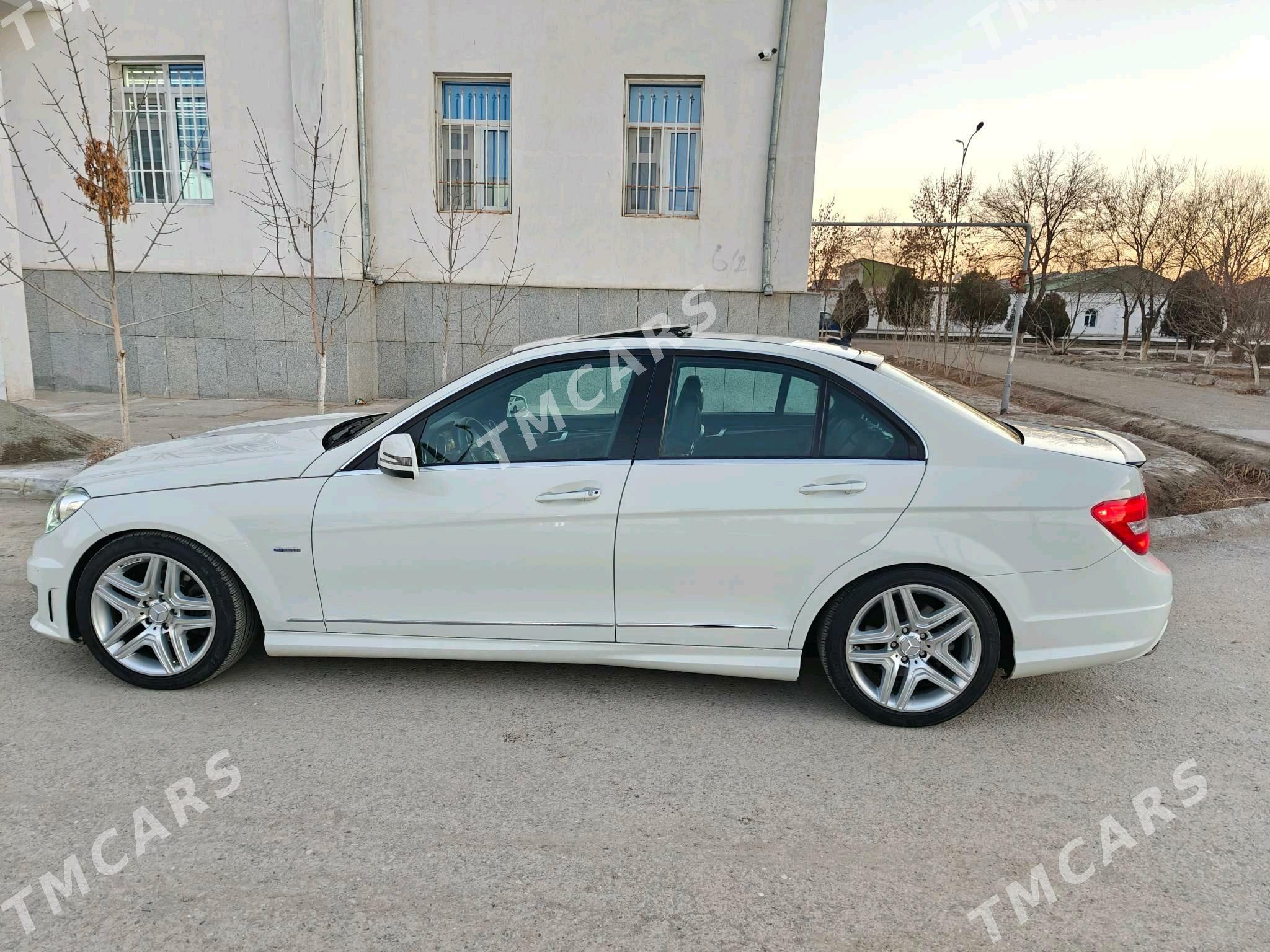 Mercedes-Benz C250 2012 - 250 000 TMT - Дашогуз - img 5